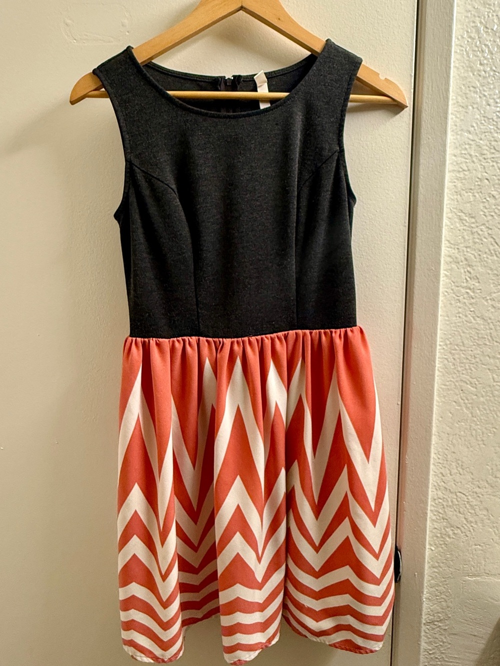Xhilaration Black Bodice Coral & White Chevron Skirt Dress